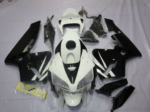 2005-2006 Black and White Honda CBR600RR Motorcycle Fairings 2005-2006 Black and White Honda CBR600RR Motorcycle Fairings